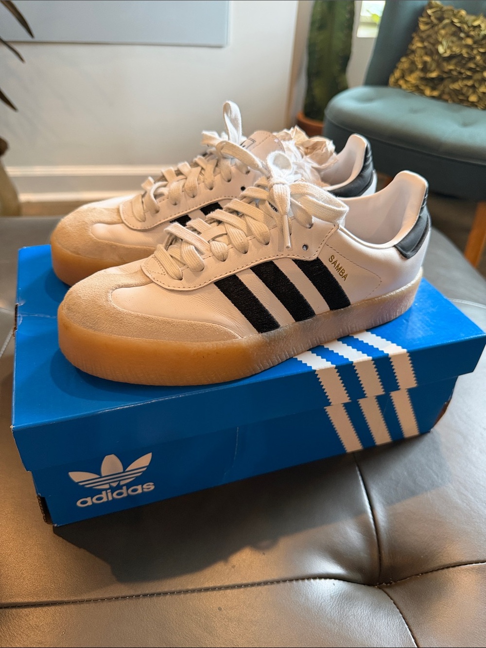 adidas Sambae Women's Sneaker US 7